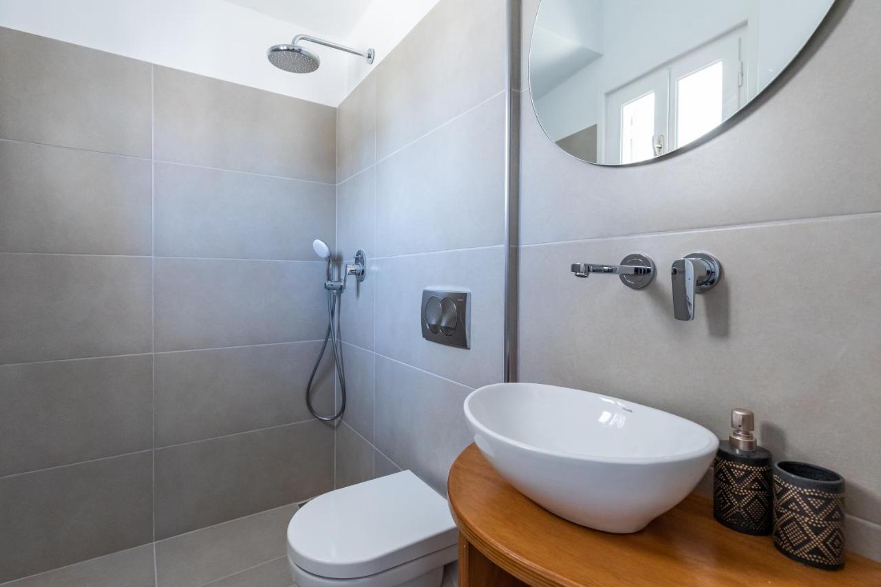 Uncle John'S Guesthouse Szkópelosz Kültér fotó