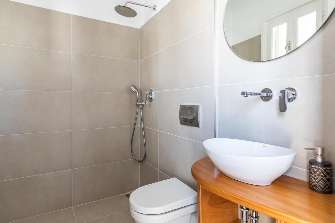 Uncle John'S Guesthouse Szkópelosz Kültér fotó